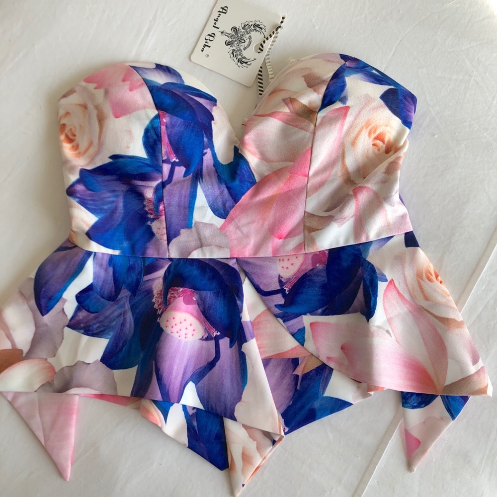 BNWT Strapless Peplum Party Top 🎉🌸